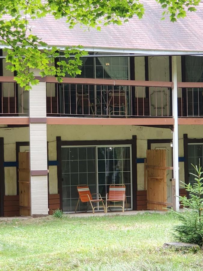 Pocono Mountain Hotel And Spa Gouldsboro Exterior photo